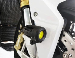 Denali DM LED Lights TriOptic Lens Kit - Selective Yellow 5 Denali DM LED Lights TriOptic Lens Kit - Selective Yellow -High Note Perfor Mance DM Selective Yellow on bike 2000x 81e104f4 b194 4e13 a660 297a522b8503