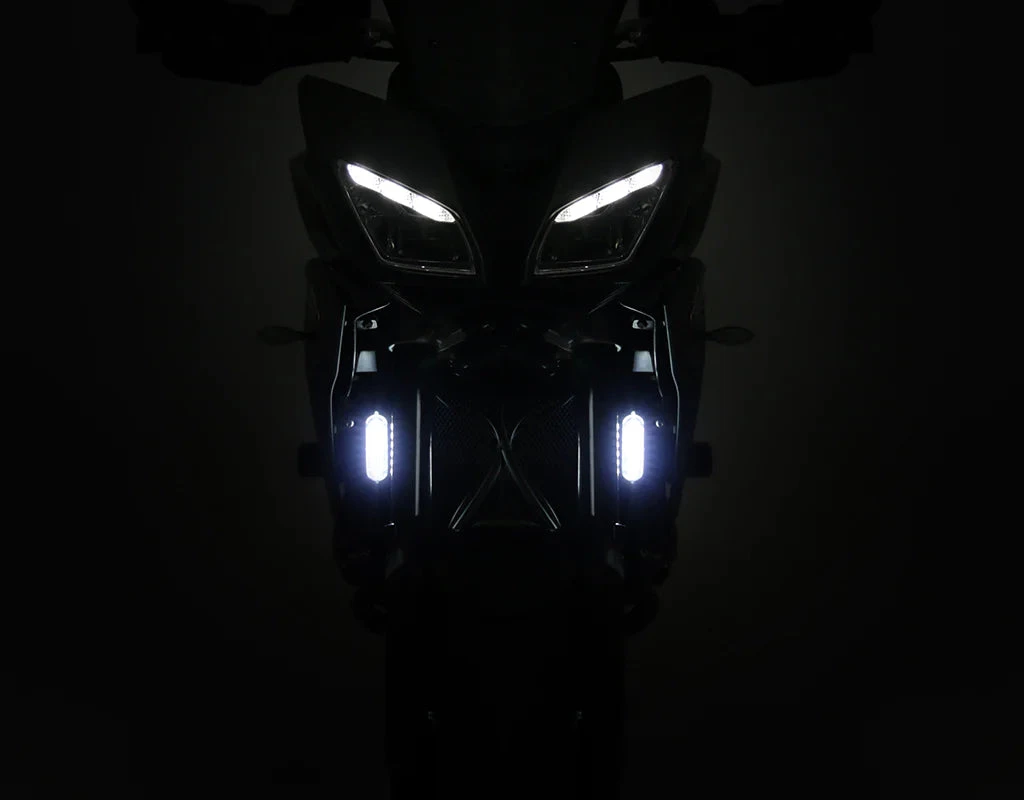 Denali DRL/B6 Offset Mount-White 3 Denali DRL/B6 Offset Mount-White - Image 3