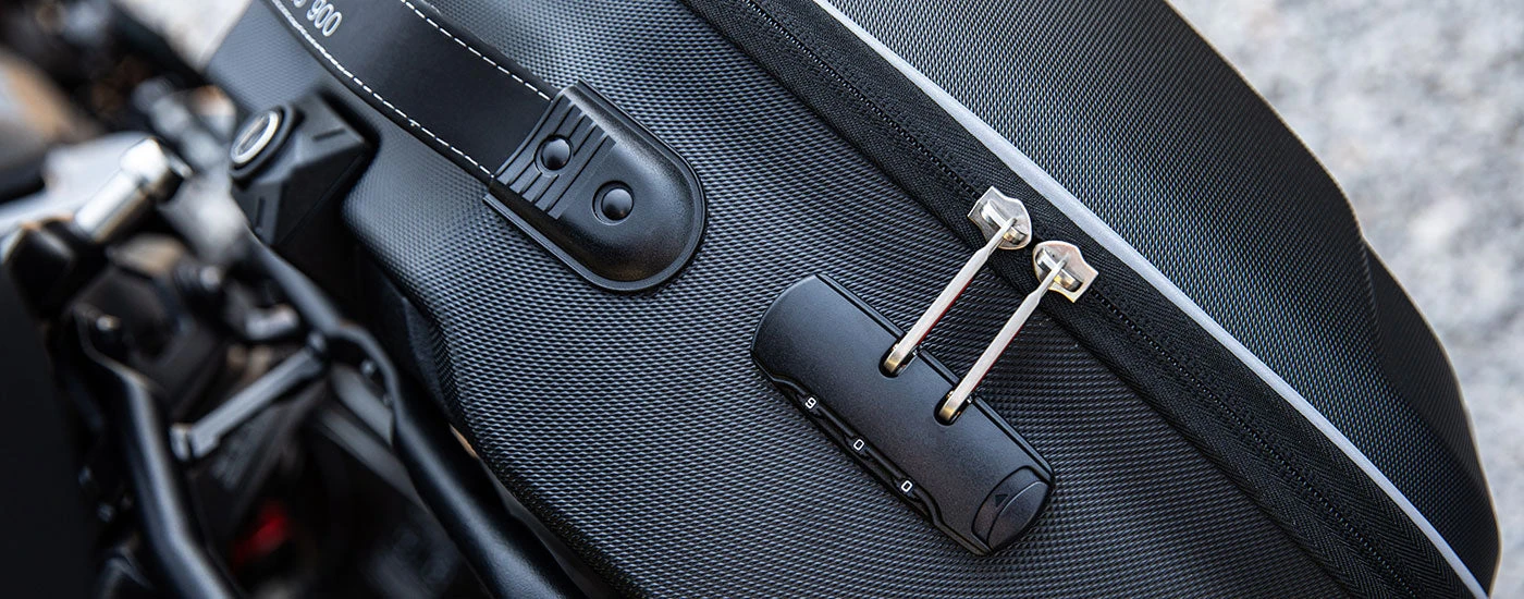 Givi Weightless Thermoformed Soft Panniers (Pair) - 25 Litres 5 Givi Weightless Thermoformed Soft Panniers (Pair) - 25 Litres - Image 5