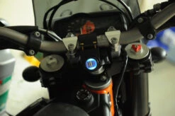 Oxford Weatherproof Dual Port USB Charger (12V 2Amph) -High Note Perfor Mance articleCommentPhoto 34567